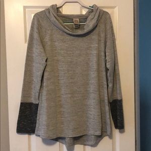 Avalanche wide neck top